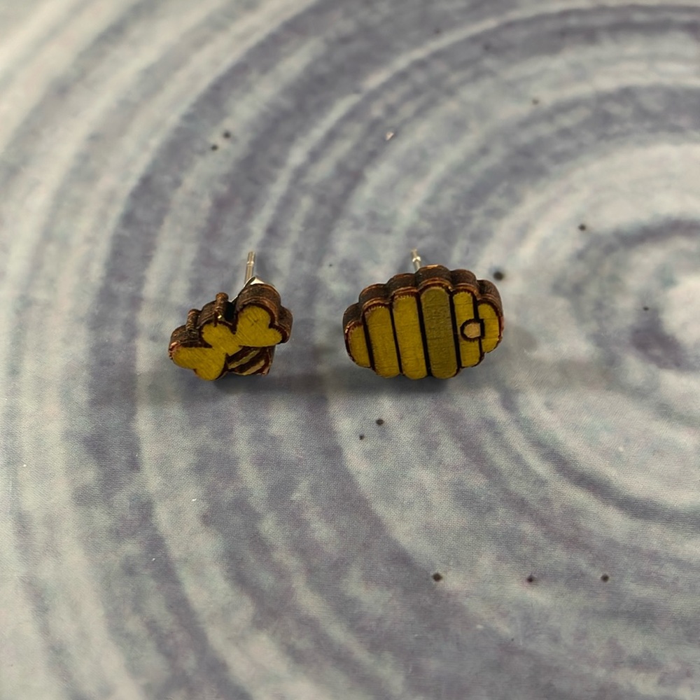 Adorable wooden bee earrings